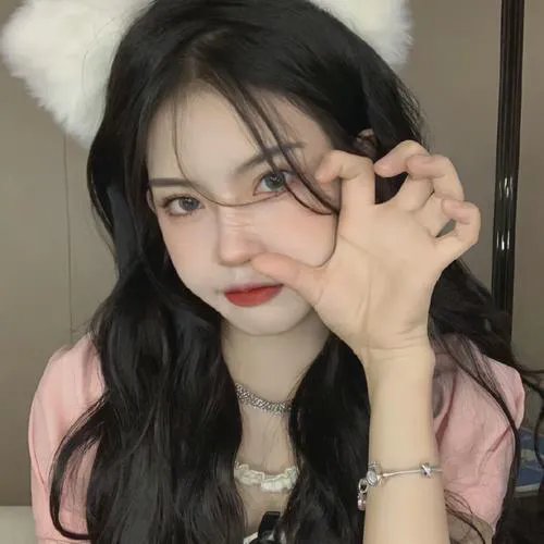 她从星光中走来